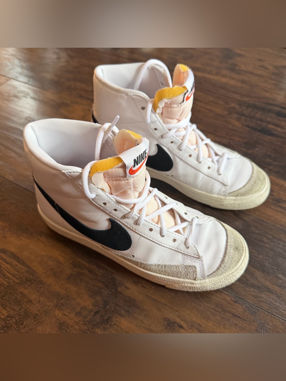 Nike Blazer Mid '77 Vintage white and black Women size 6.5